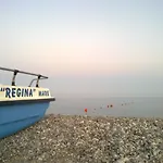 Regina 3*