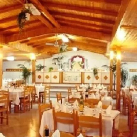 Regina 3*