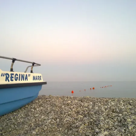 Regina 3*