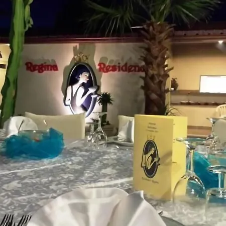 Regina 3*