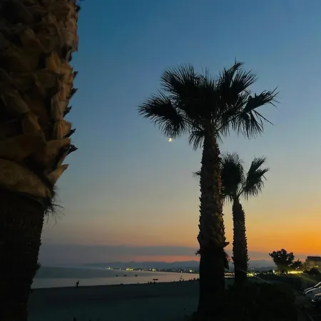 蕾佳娜住宅酒店 3*